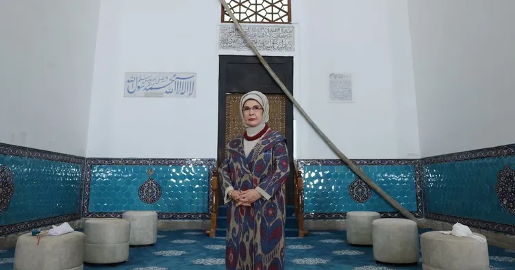 Emine Erdoğan, Kazakistan’da Hoca Ahmet Yesevi Türbesi’ni ziyaret etti