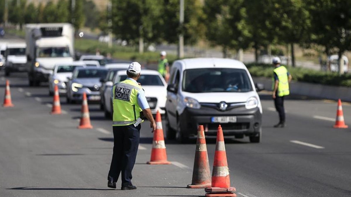 Kurban Bayramı tatili öncesi kara yollarında “turuncu” alarm: Anlık olarak takip edilecek