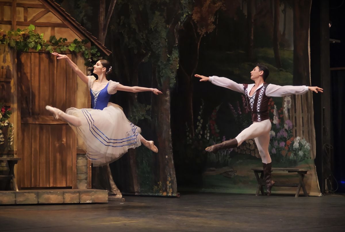 Mersin Kültür Yolu Festivali’nde “Giselle” balesi sahnelendi
