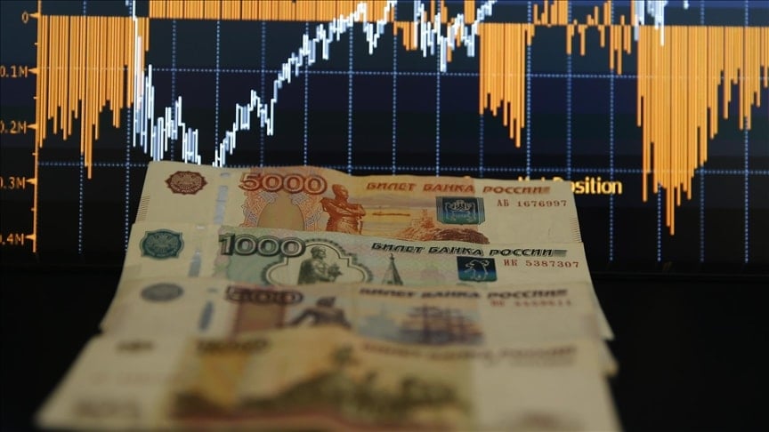 Rus rublesi son 3 yılın zirvesinde