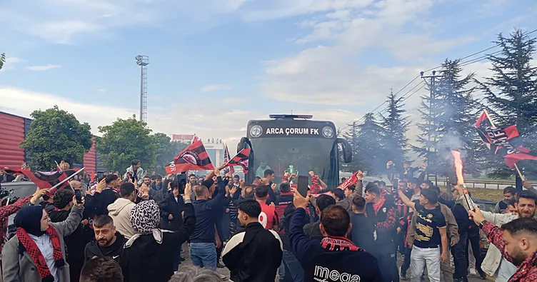 Süper Lig’e yükselen Çorum FK’ya coşkulu karşılama!