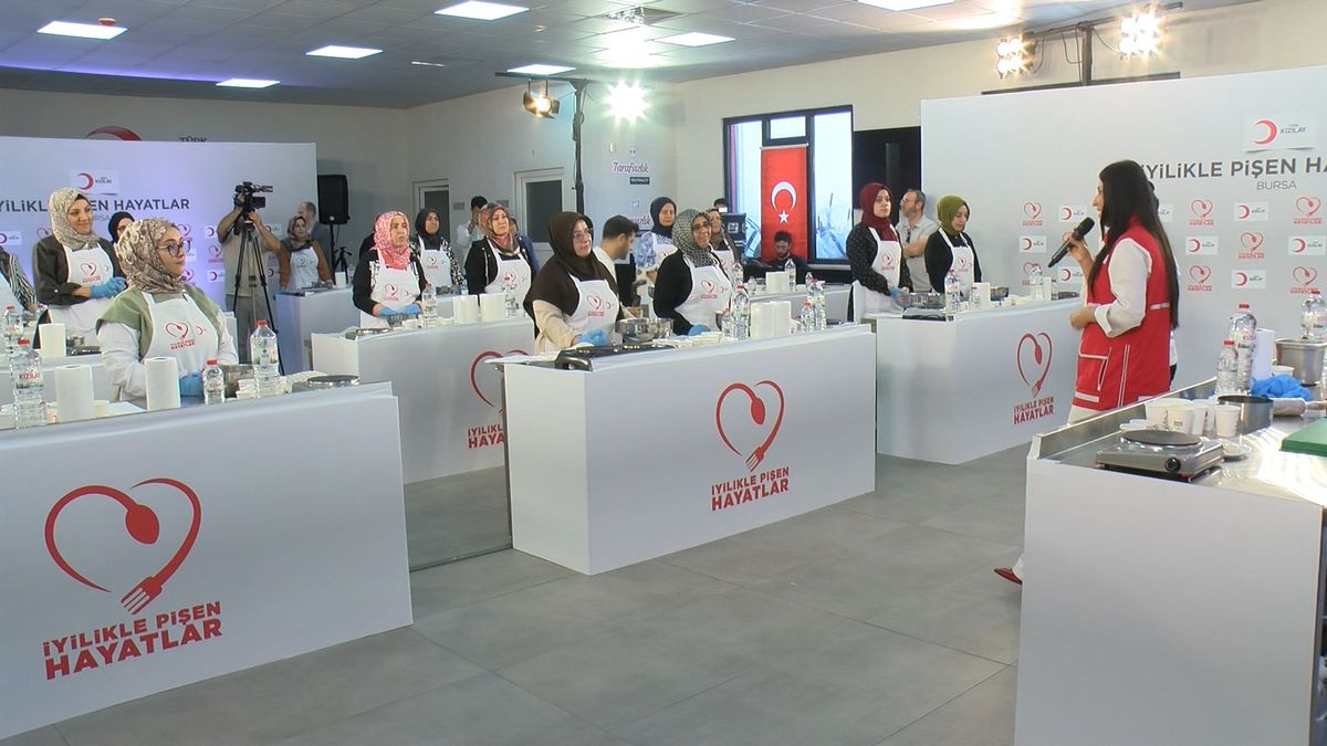 Türk Kızılay’ın ‘İyilikle Pişen Hayatlar’ atölyesi, bu kez Bursa’da düzenleniyor