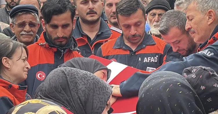 AFAD personeline acı veda! Gözyaşları sel oldu: Eşi tabutuna son kez sarıldı, cenaze namazını acılı baba kıldırdı