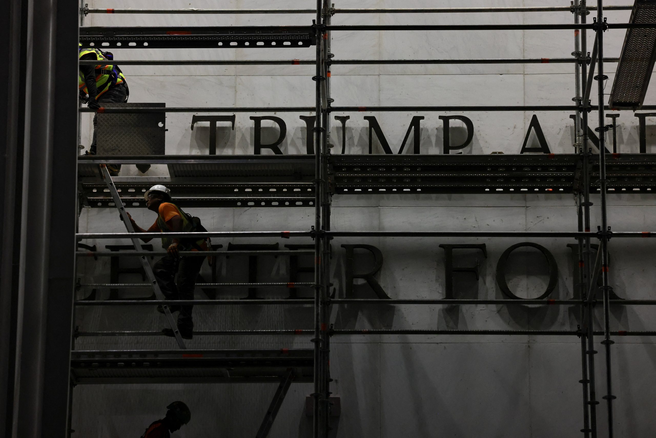 Şafak operasyonuyla Trump’ın ismini sildiler