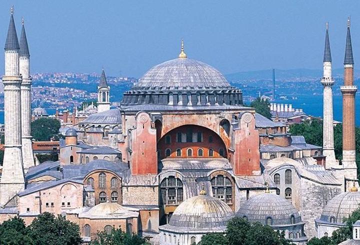 Ayasofya-i Kebir Camii Nerede, Nasıl Gidilir? Ayasofya Camii Tarihi Ve Özellikleri…