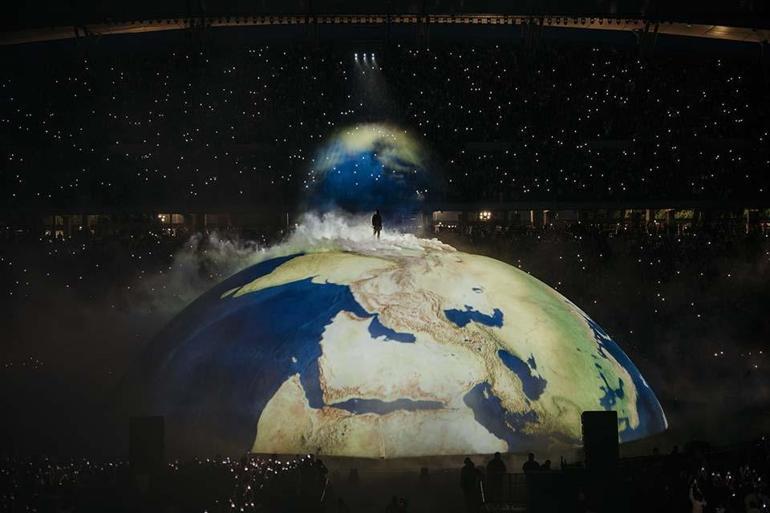 Kanye West, İstanbulda 118 bin kişiye konser verdi