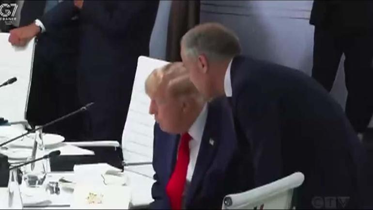 Trump ve Carneynin gizli pazarlığını tüm dünya duydu Mikrofon yanlışlıkla açık kaldı