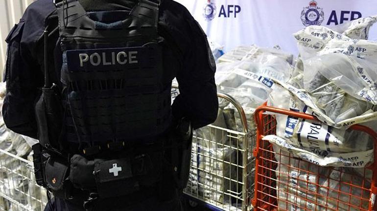 Ülke tarihinin en büyük uyuşturucu operasyonu! 2.7 ton kokain ele geçirildi
