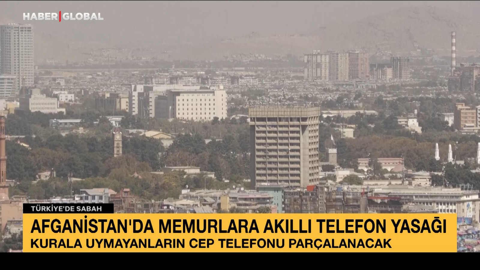 Afganistan’da memurlara akıllı telefon yasağı