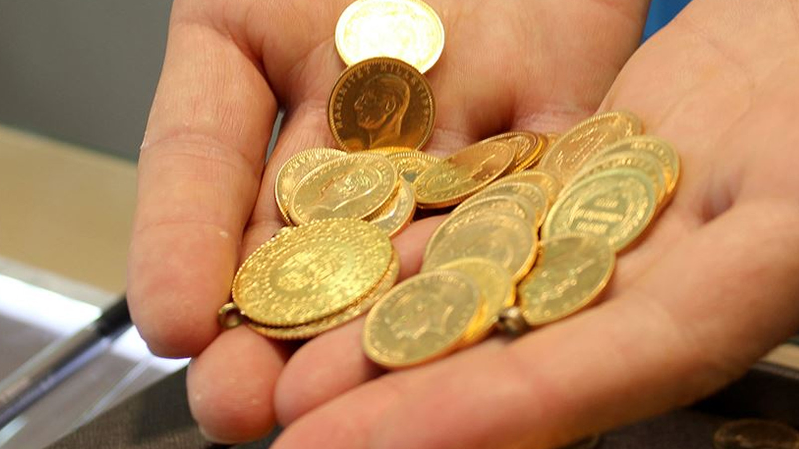 Altın için kritik 60 gün başladı: Uzman isim yükseliş için o seviyeyi işaret etti