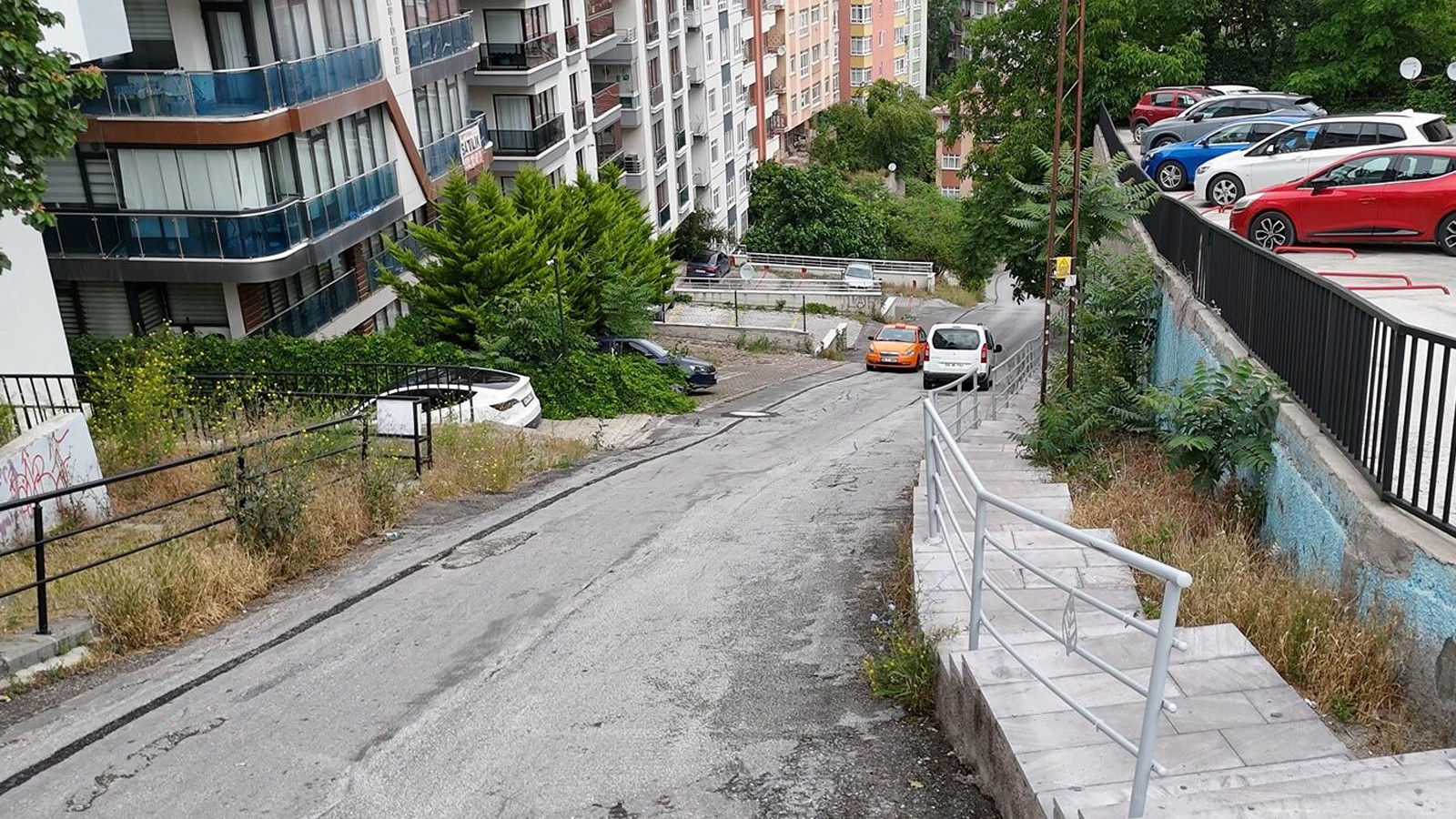 Ankara’da araçların çıkamadığı yokuş gündem oldu