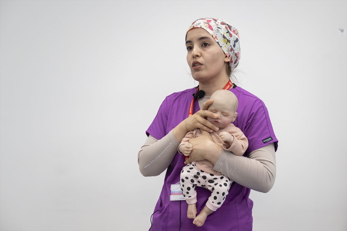 Baba adayları, Babalar Günü’nde doğum ve bebek bakımı eğitimi aldı
