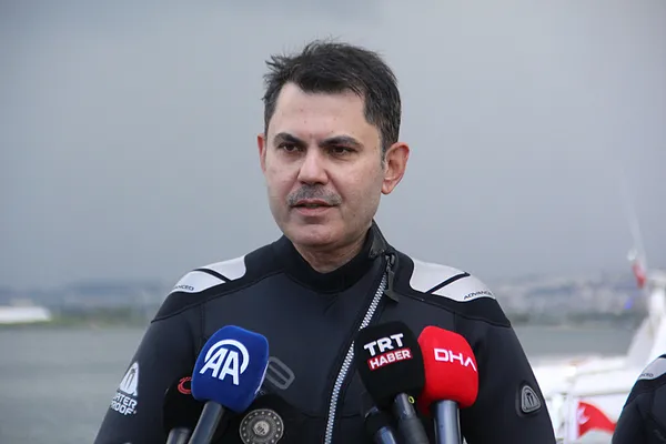 bakan-kurum-izmit-korfezine-tuple-daldi-1781420339146.jpg