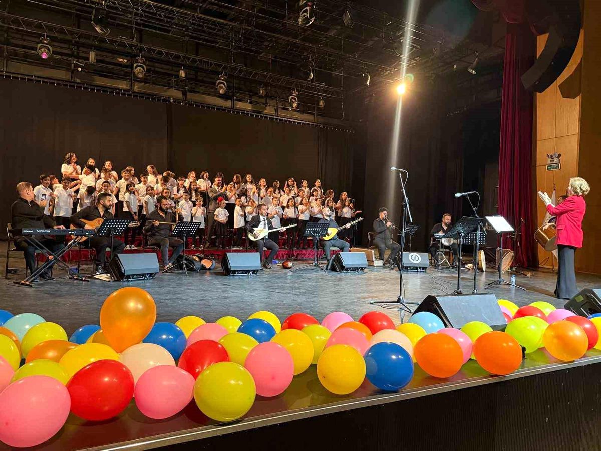 Erzurum’da türkü dolu gece
