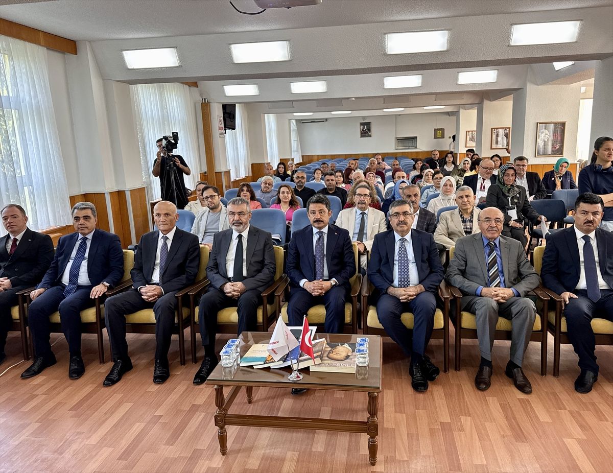 Kırşehir’de “Erol Güngör-Peyami Safa Öğretmen Okumaları” programı düzenlendi