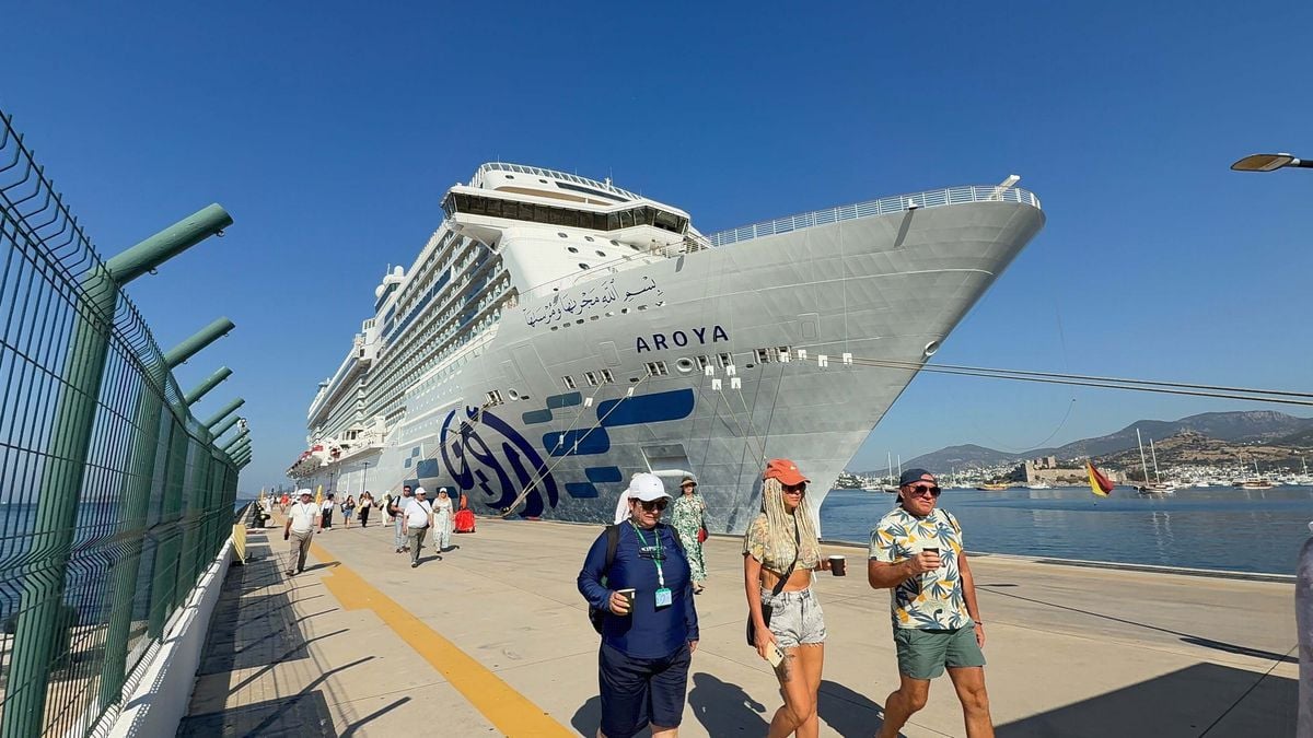 Kruvaziyerle Bodrum’da 2 bin 671 turist geldi