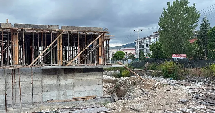 Kütahya’da inşaat iskelesi çöktü! 2 işçiden acı haber geldi
