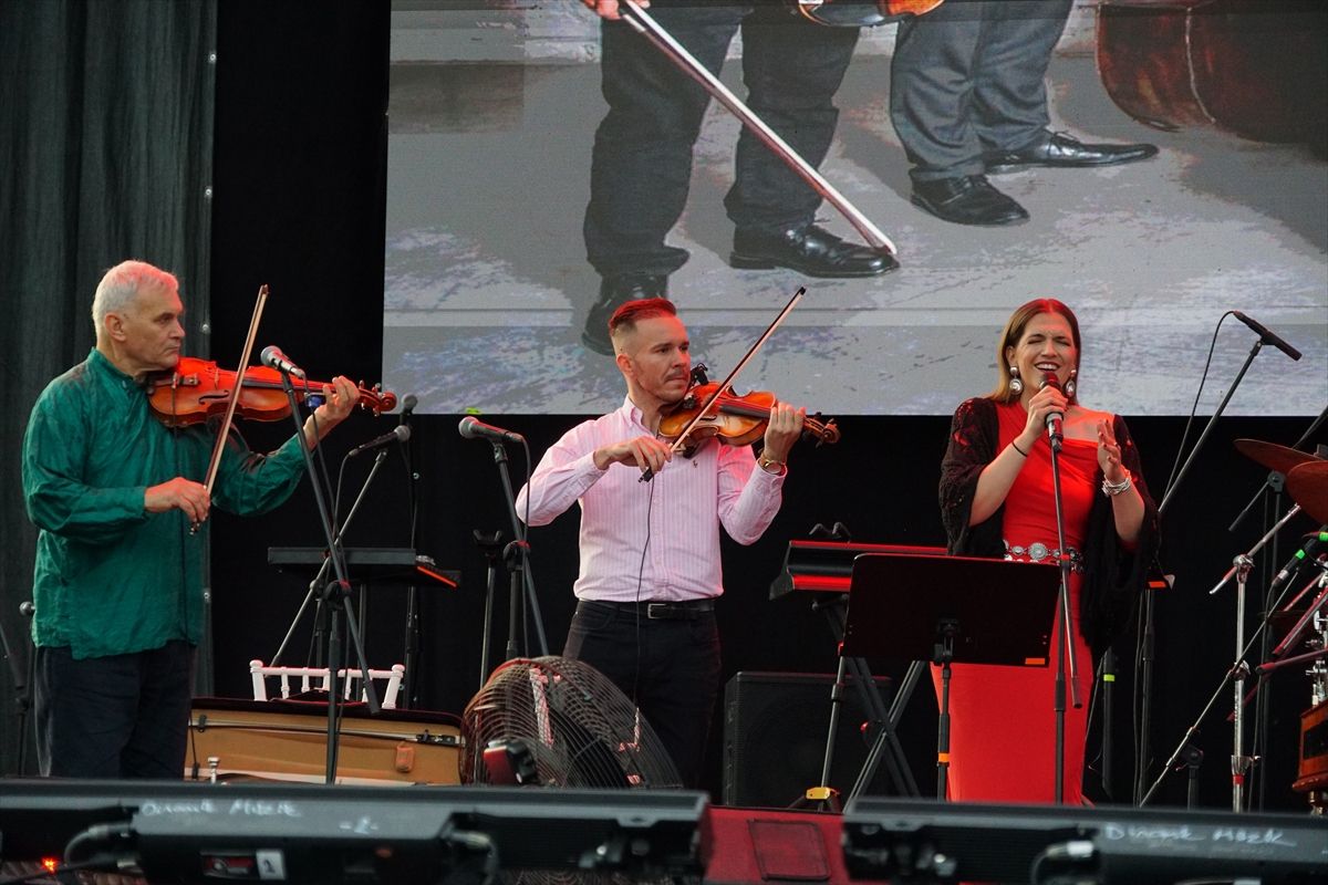 Macar müzik grubu Tekirdağ’da sahne aldı