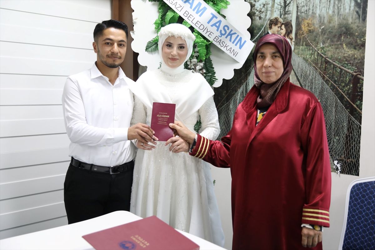 Malatya’da nikah dairesinde “26.06.2026” yoğunluğu yaşandı