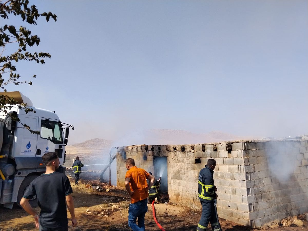 Mardin’de Anız Yangınında Yerleşim Yerine Sıçradı