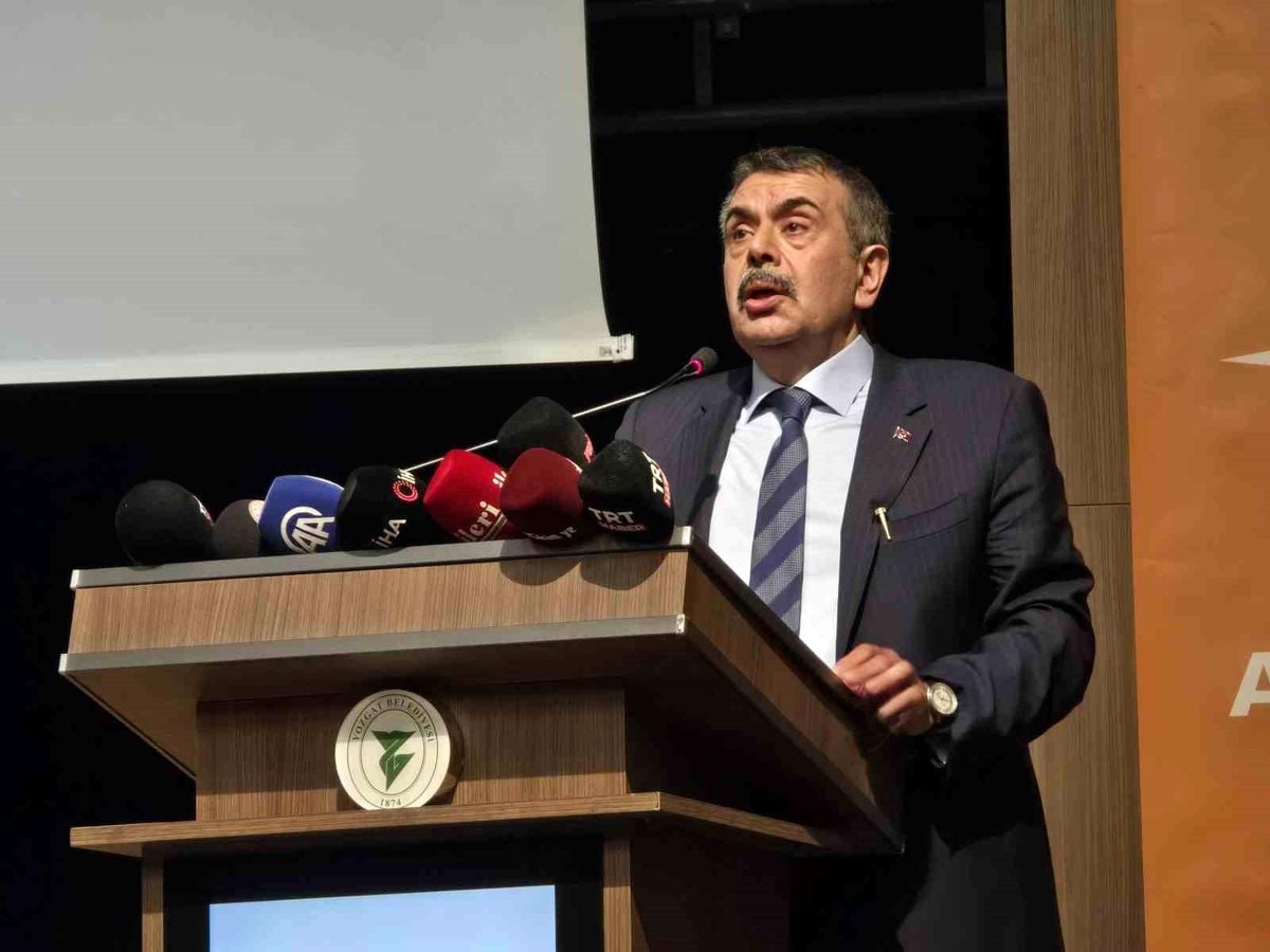 Milli Eğitim Bakanı Tekin: “Ekrem İmamoğlu Özgür Özel ilişkisini Tosun Paşa filmine benzetiyorum”