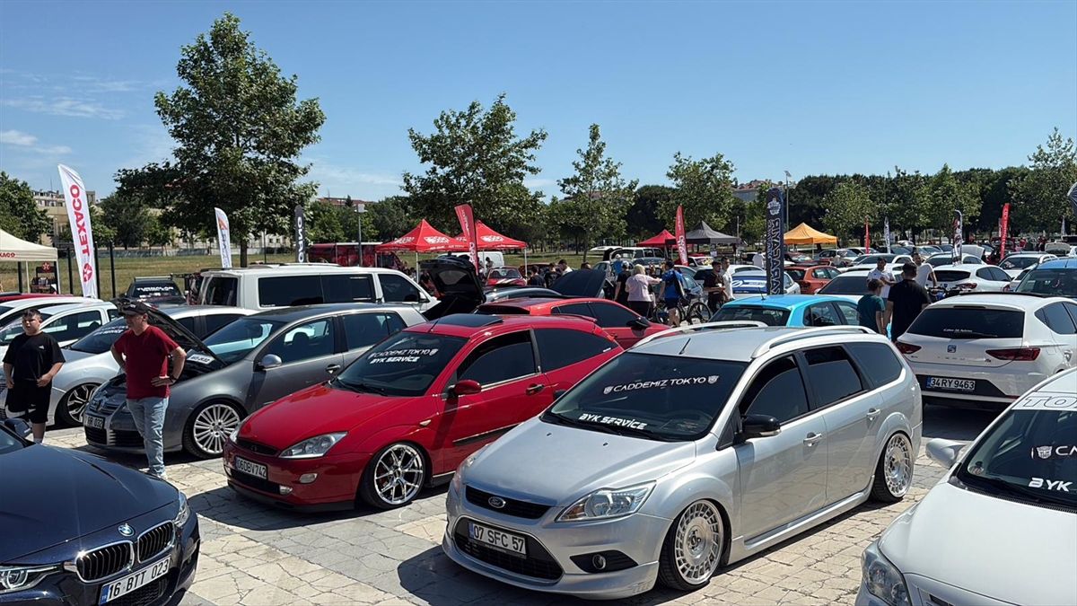 Modifiye araç tutkunları Tekirdağ’da buluştu
