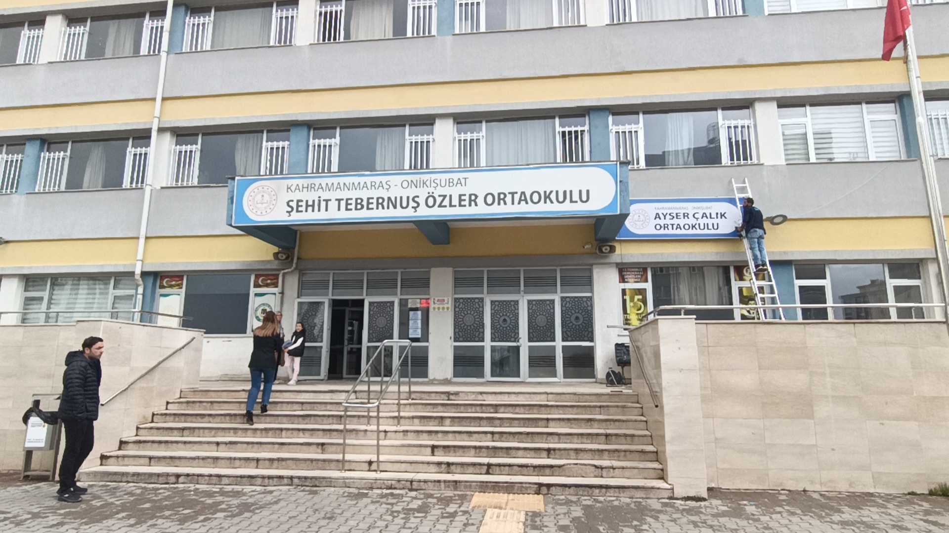 Güvenlik masrafını veliler karşılayacak