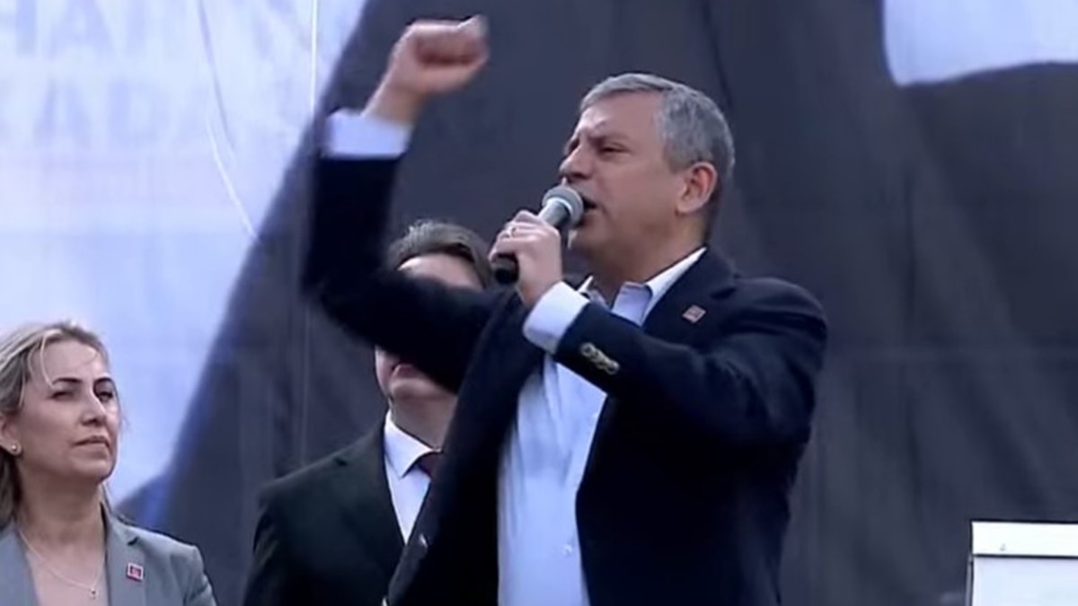 Özgür Özel’den kayyım yorumu! Bu sözler sonrası alkış tufanı koptu