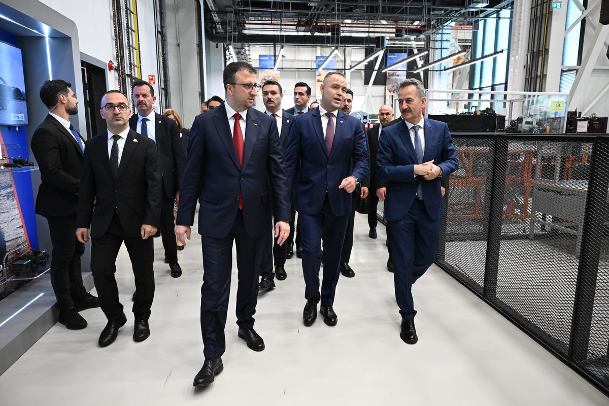 Polonya Cumhurbaşkanı Nawrocki, ASELSAN’ı ziyaret etti