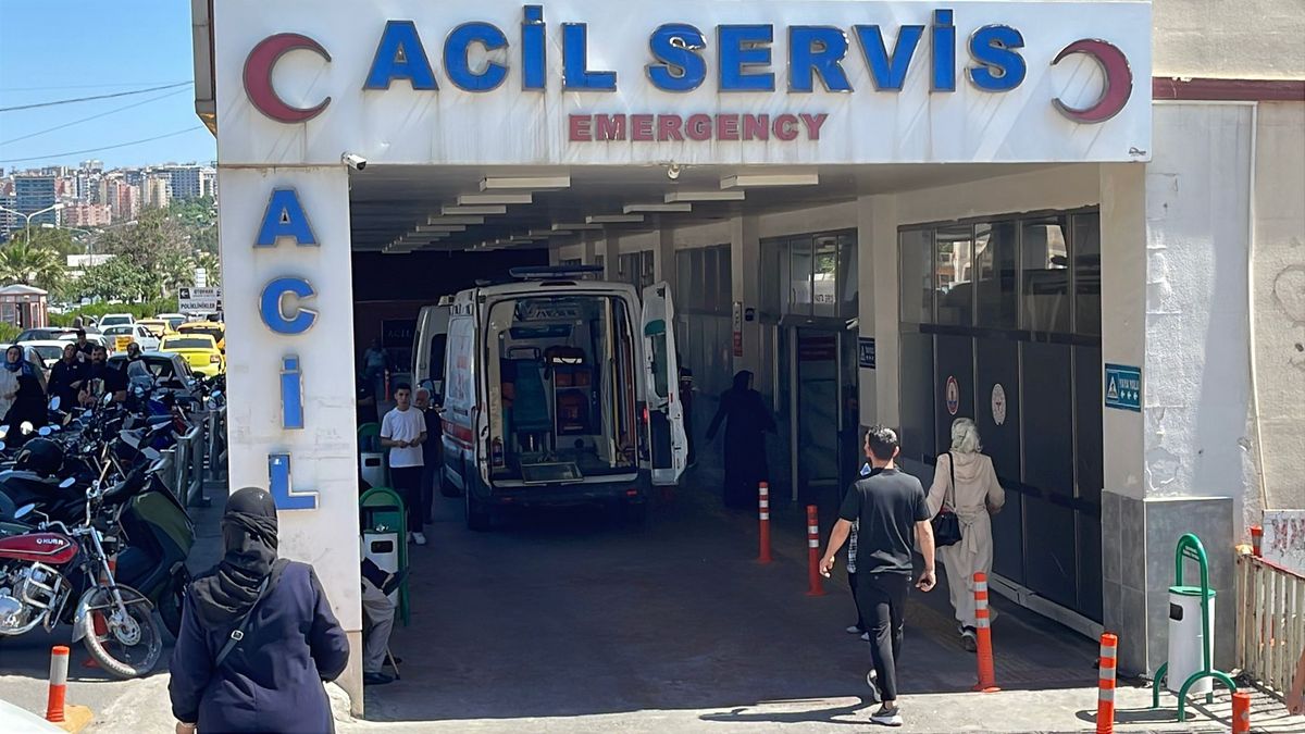Şanlıurfa’da çekici, arkadan otomobile çarptı; 1 ölü, 2 yaralı