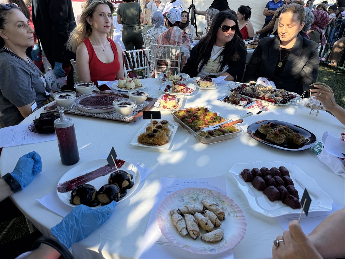 Tekirdağ’da düzenlenen uluslararası festivalde kirazlı lezzetler yarıştırıldı