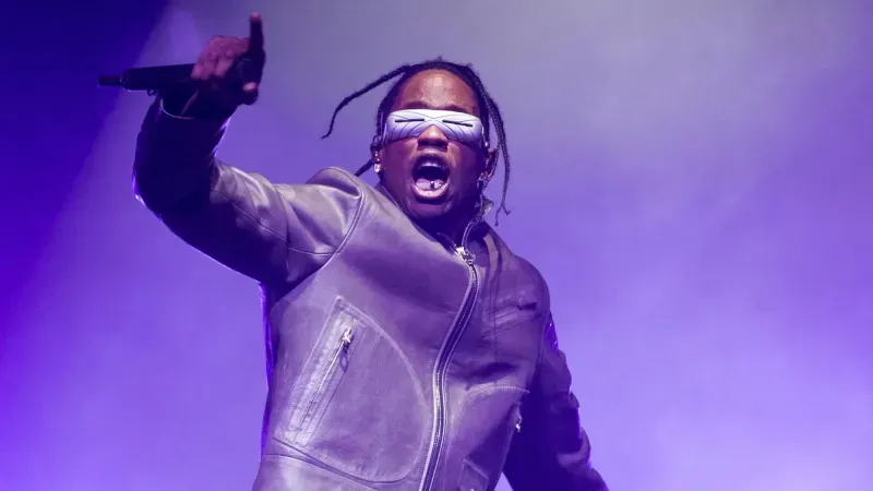 Travis Scott konserinde Sabancı sürprizi
