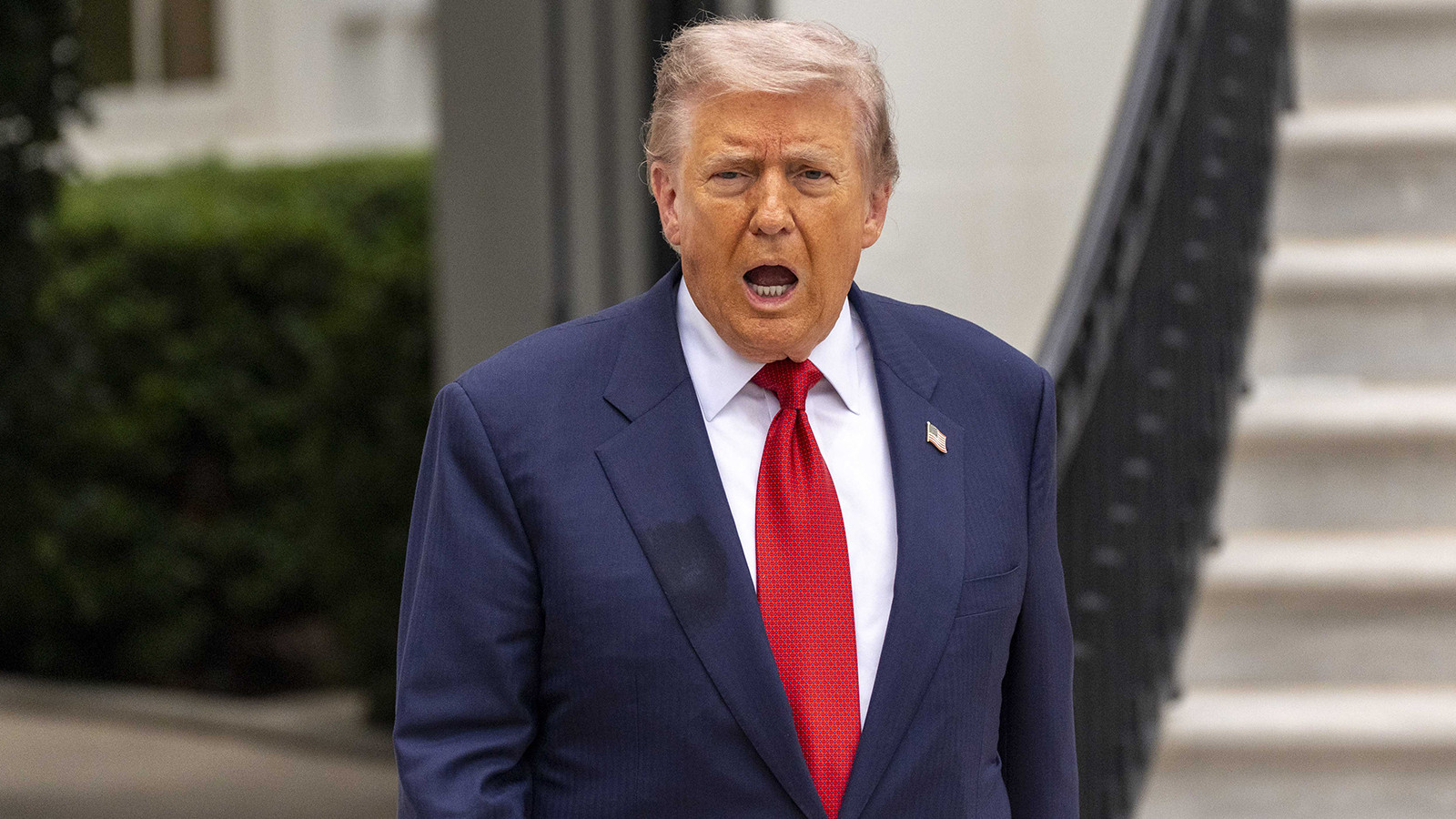 Trump’tan İran’a ‘Hürmüz Boğazı’nı kapatmayın’ uyarısı