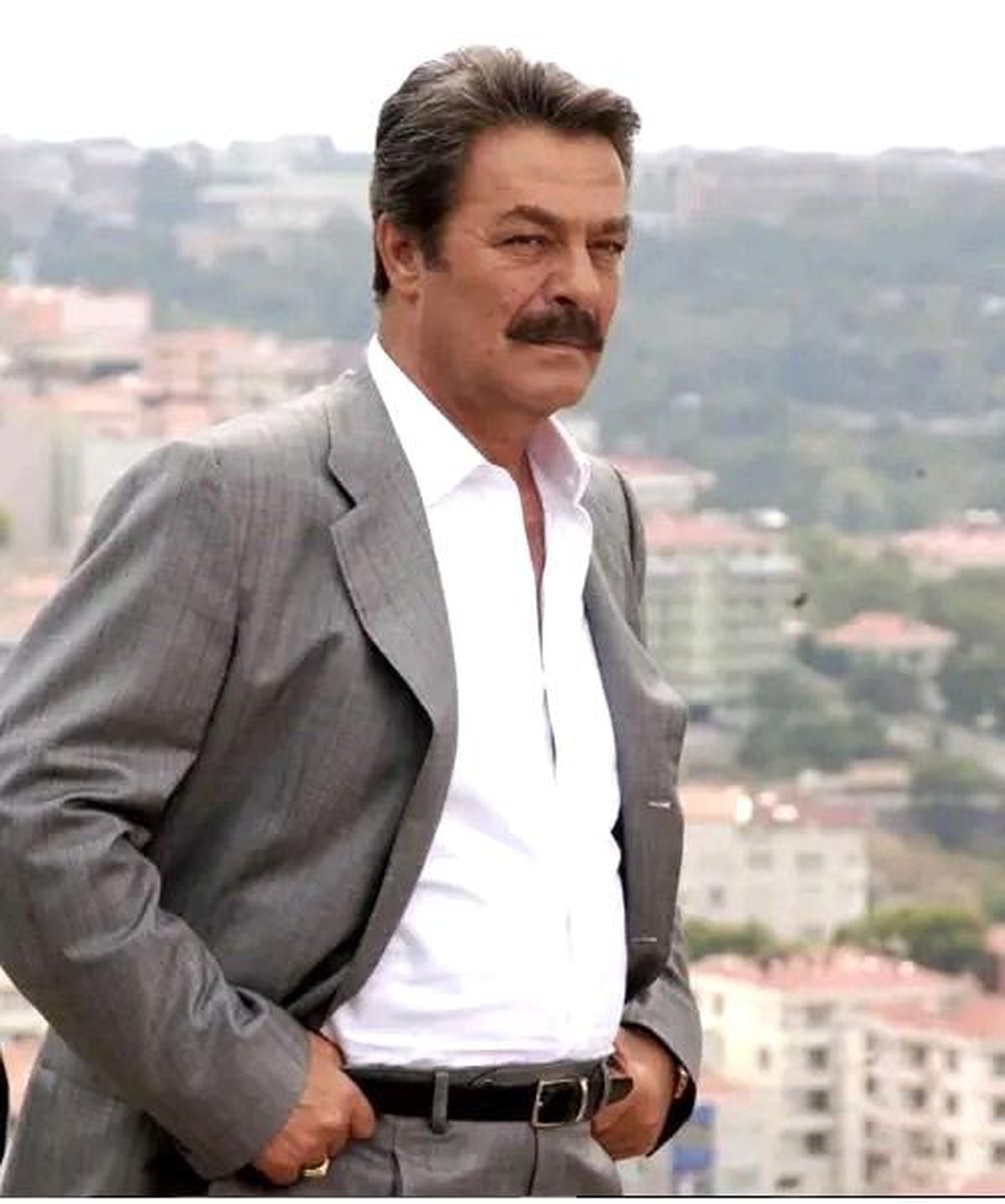 Usta oyuncu Kadir İnanır hayatını kaybetti