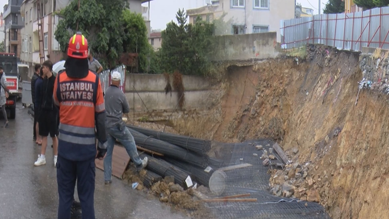 Sancaktepe’de toprak kayması