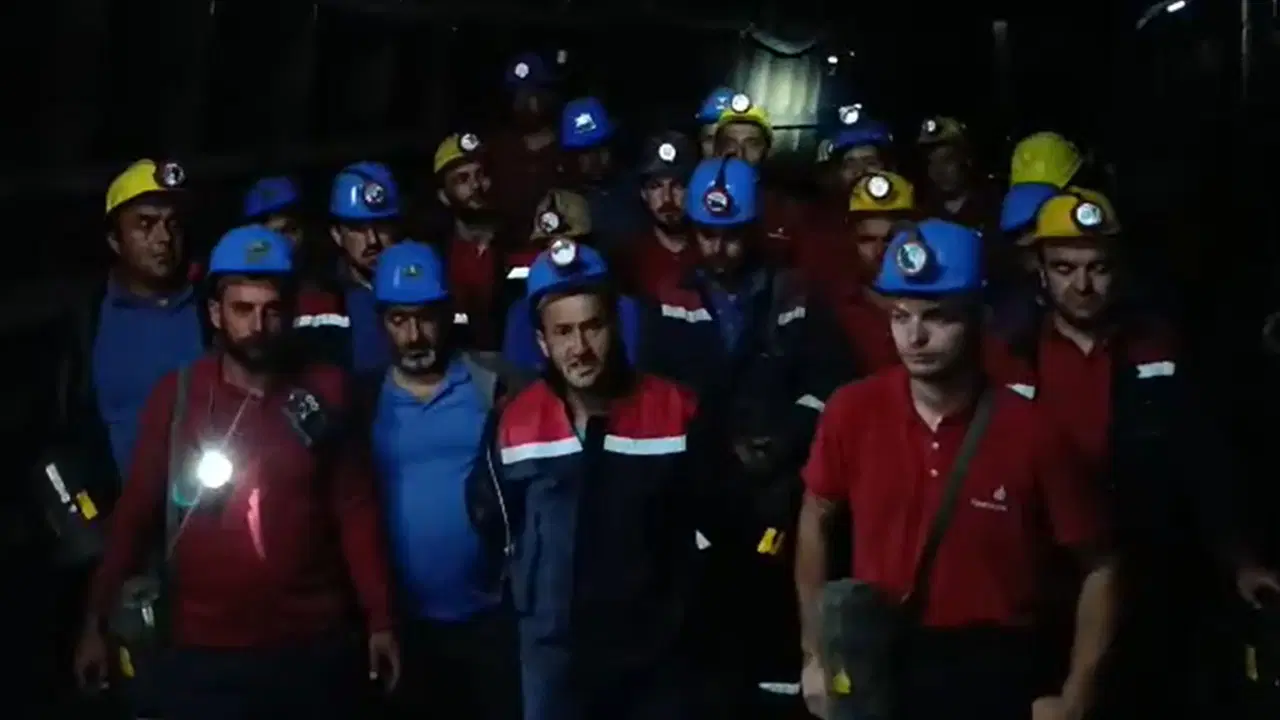 Yerin 1200 metre altındaki madencilerle iletişim tamamen kesildi