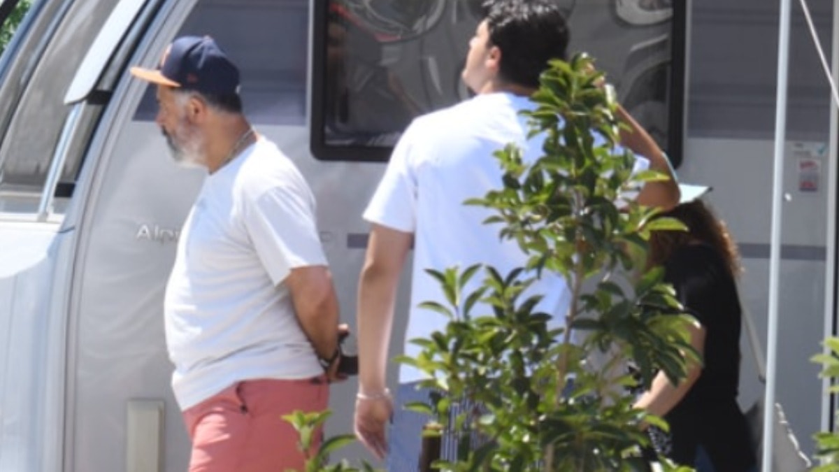 Karavan tatili akımına oyuncu Mehmet Özgür de katıldı
