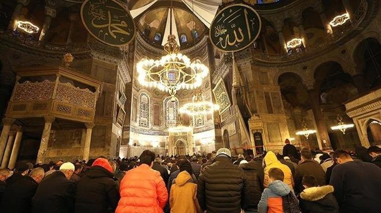 24 TEMMUZ 2026 CUMA NAMAZI SAATLERİ: Cuma Namazı Saat Kaçta Kılınacak İstanbul, Ankara, İzmir Namaz Vakitleri: Cuma Namazı Kaçta Okunuyor