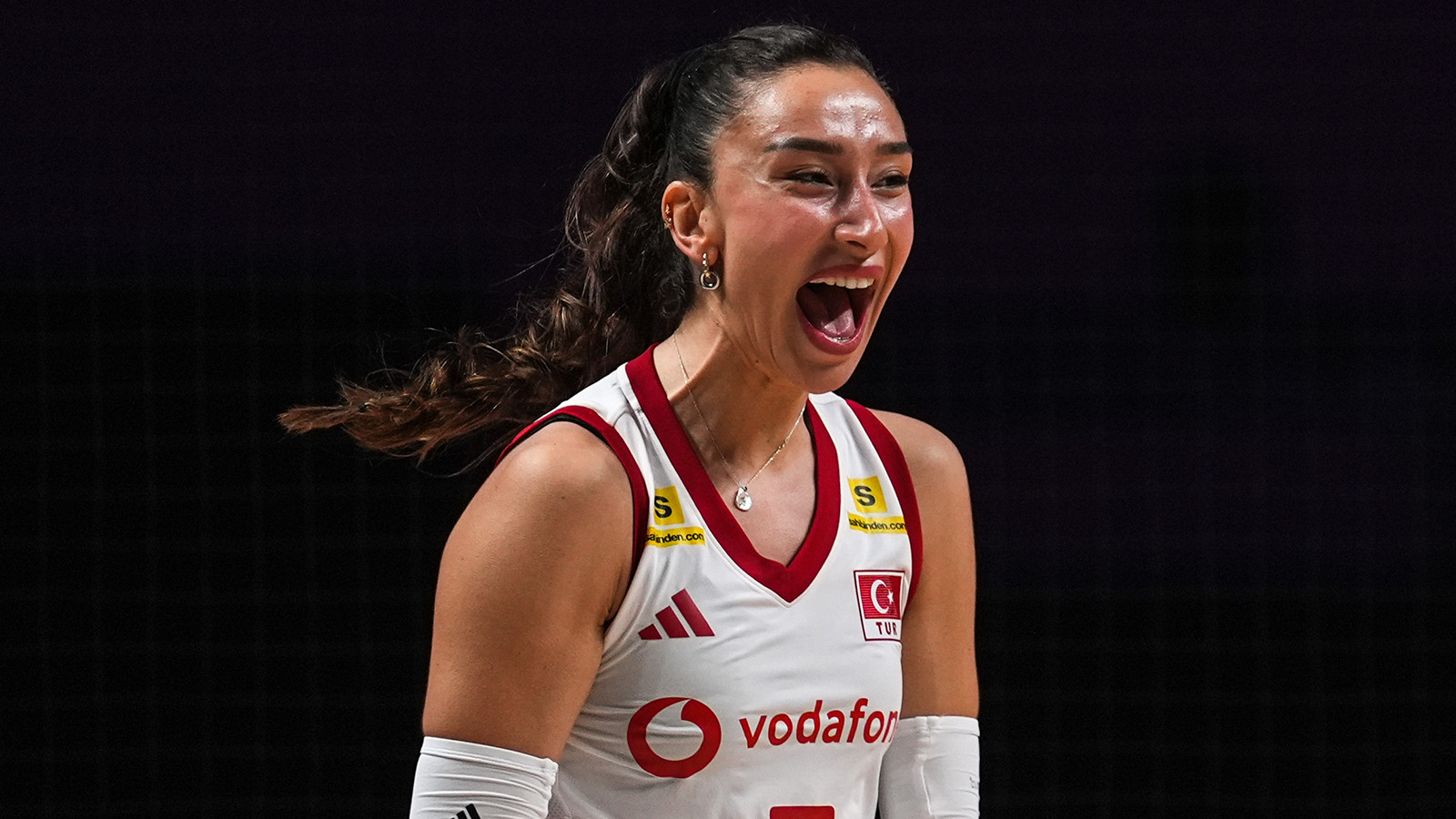A Milli Kadın Voleybol Takımı oyuncusu Hande Baladın: “Kanada da güçlü bir koça sahip, bu sebeple zor olacağını biliyorduk”