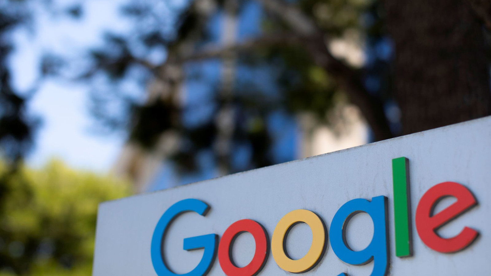 AB Komisyonu’ndan Google’a 890 milyon euro ceza