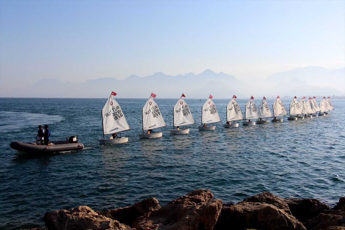 Antalya’da “Denizcilik ve Kabotaj Bayramı” kapsamında etkinlikler düzenlendi