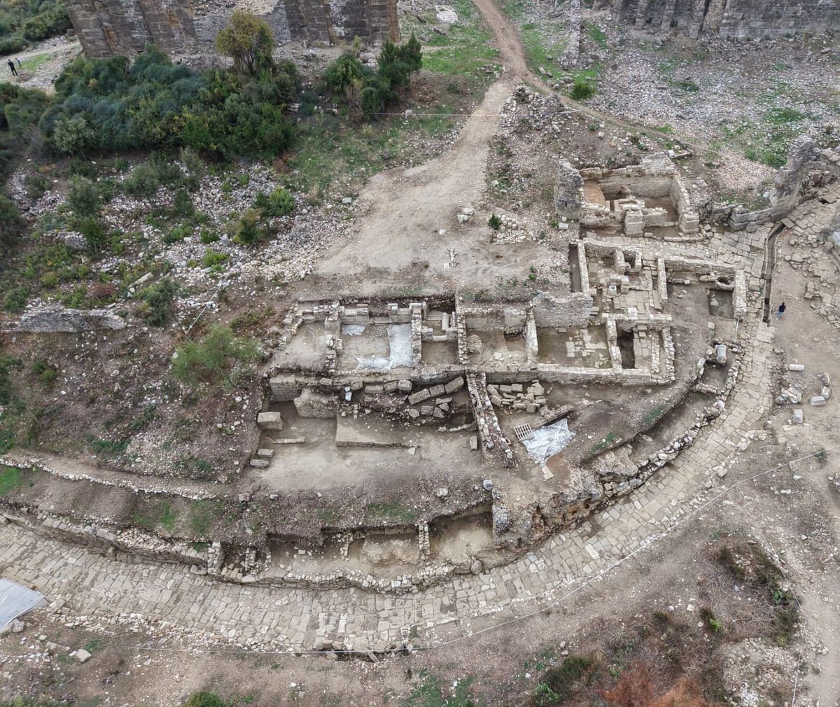 Aspendos’ta 2 bin yıllık ‘Tiyatro Caddesi’ gün yüzüne çıktı