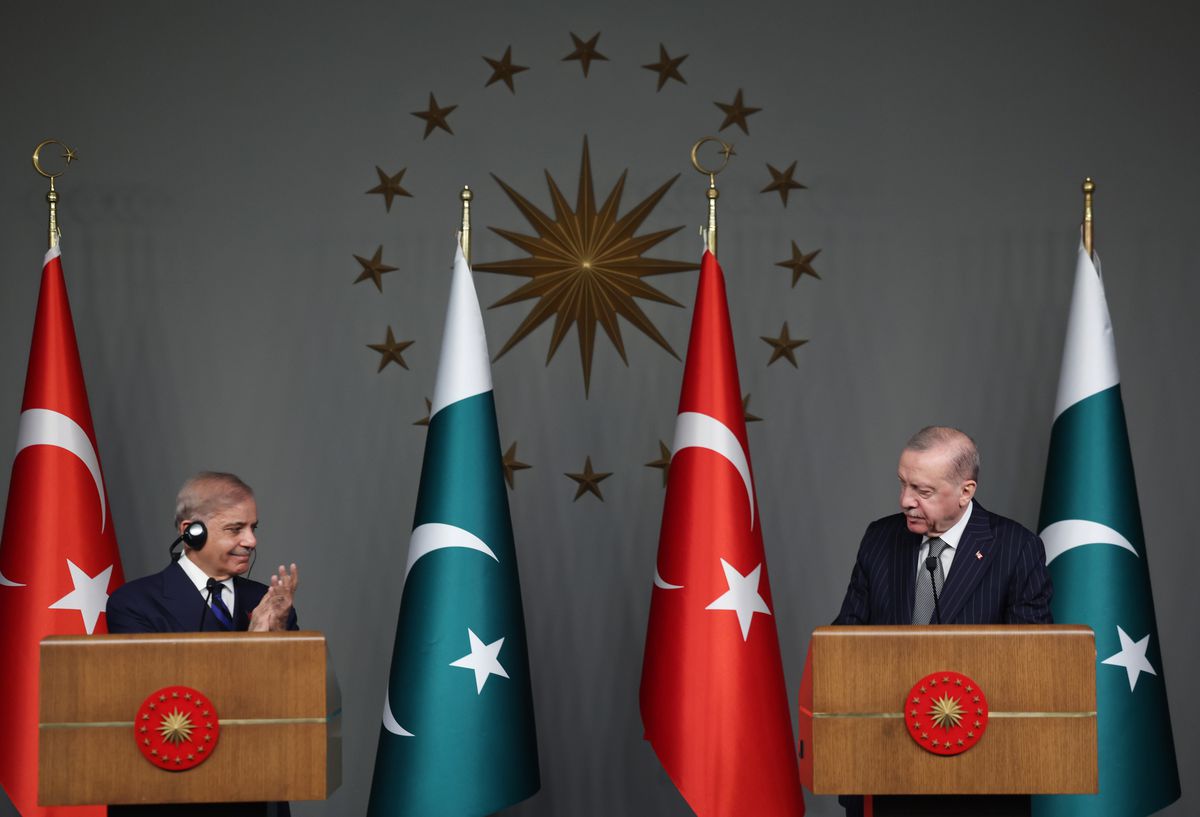 Erdoğan ve Pakistan Başbakanı Şerif İstanbul’da Görüştü