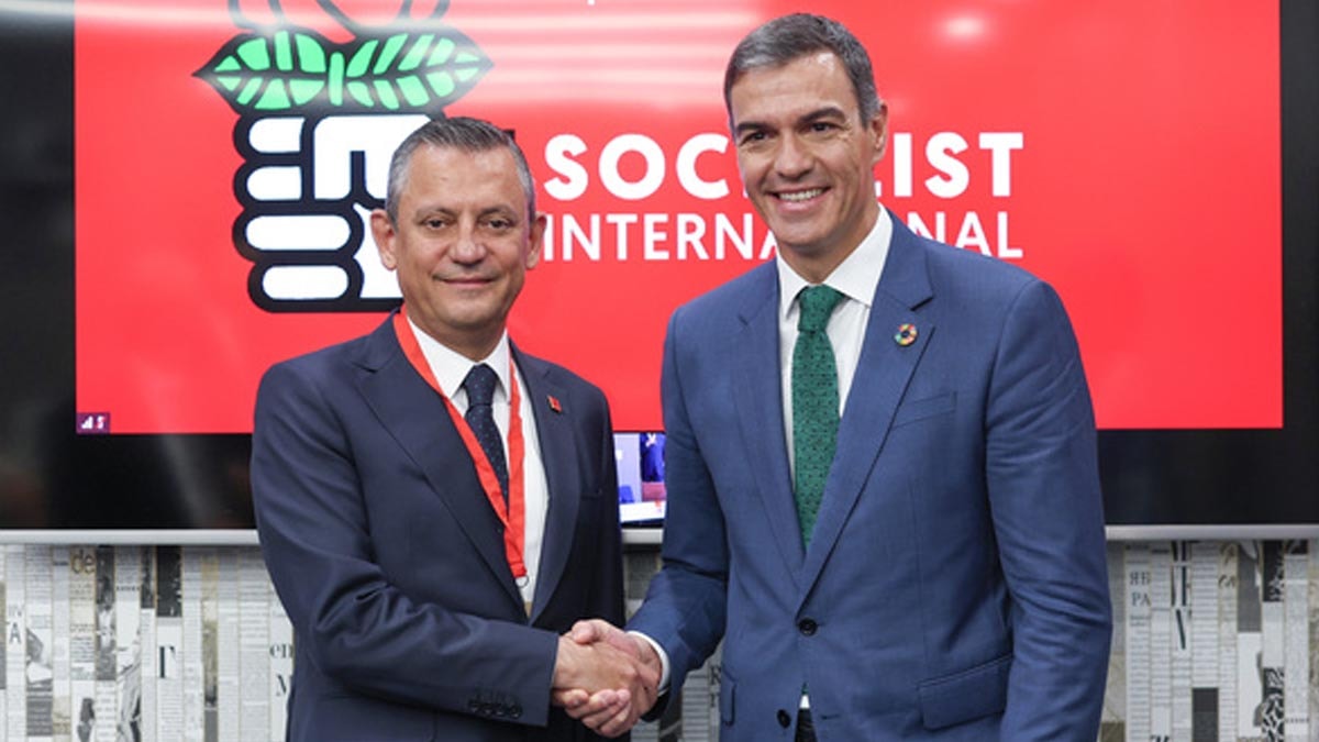 Sosyalist Enteransyonal ve Pedro Sachez’den Yeni Parti’yi tebrik
