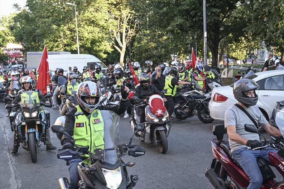 Motosikletli konvoyla 15 Temmuz anması