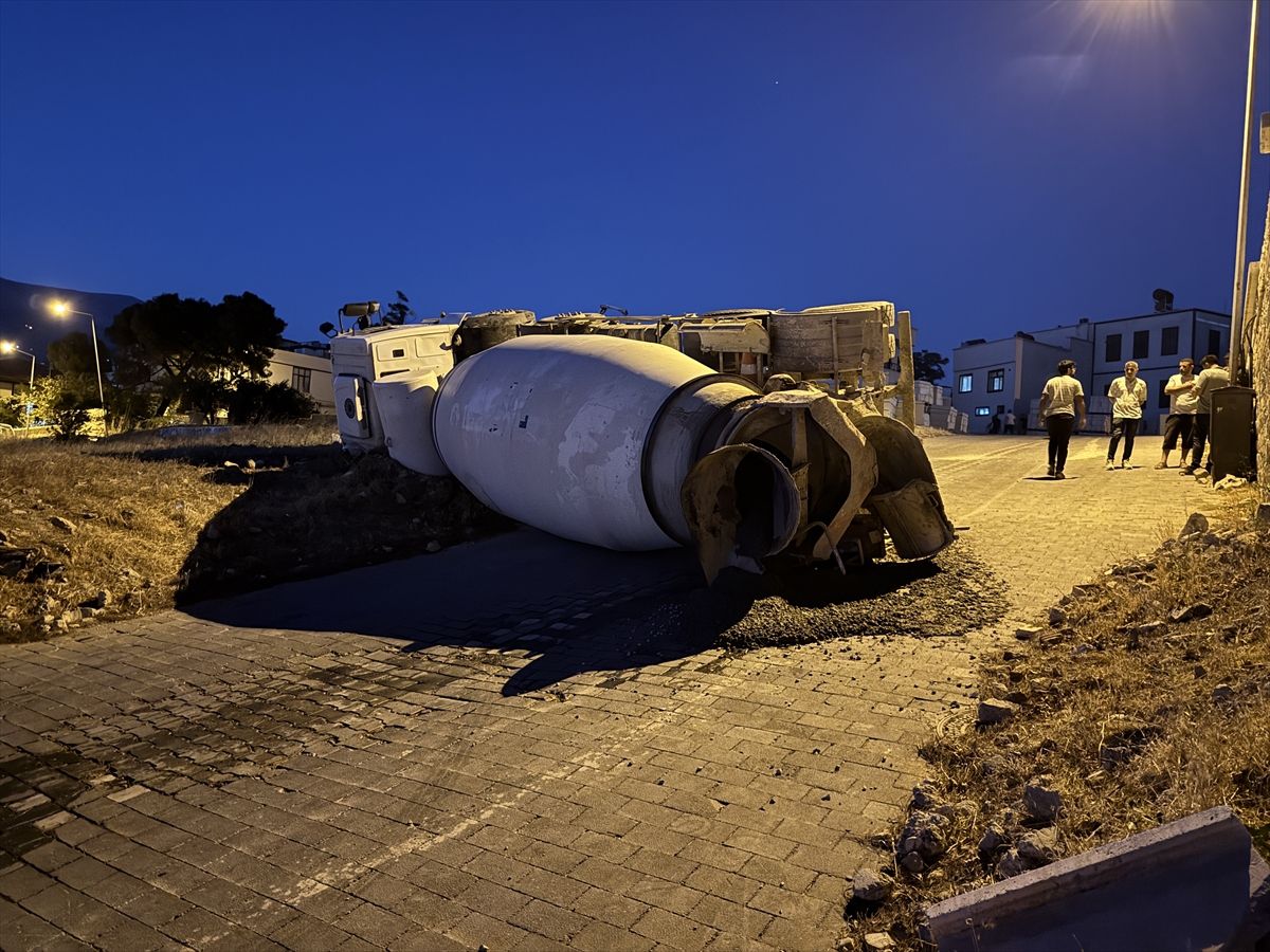 Kahramanmaraş’ta beton mikserinin devrilmesi sonucu 1 kişi yaralandı