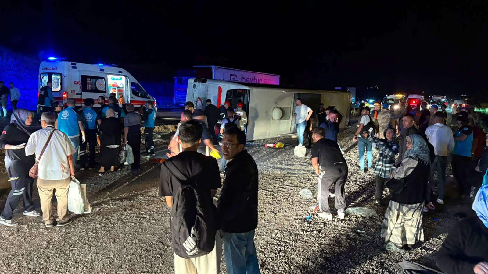 Kırıkkale’de yolcu otobüsü devrildi: 40 kişi yaralandı