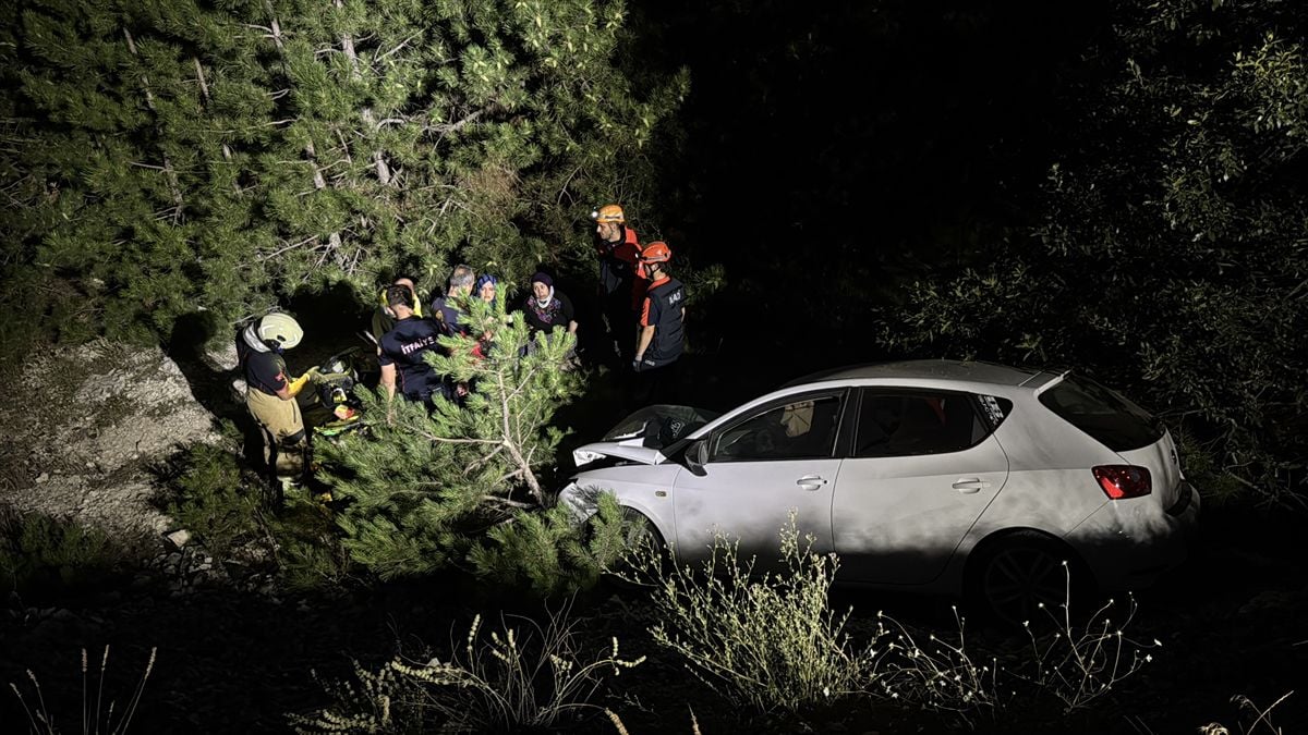 Kütahya’da otomobil ile motosiklet çarpıştı, 5 kişi yaralandı