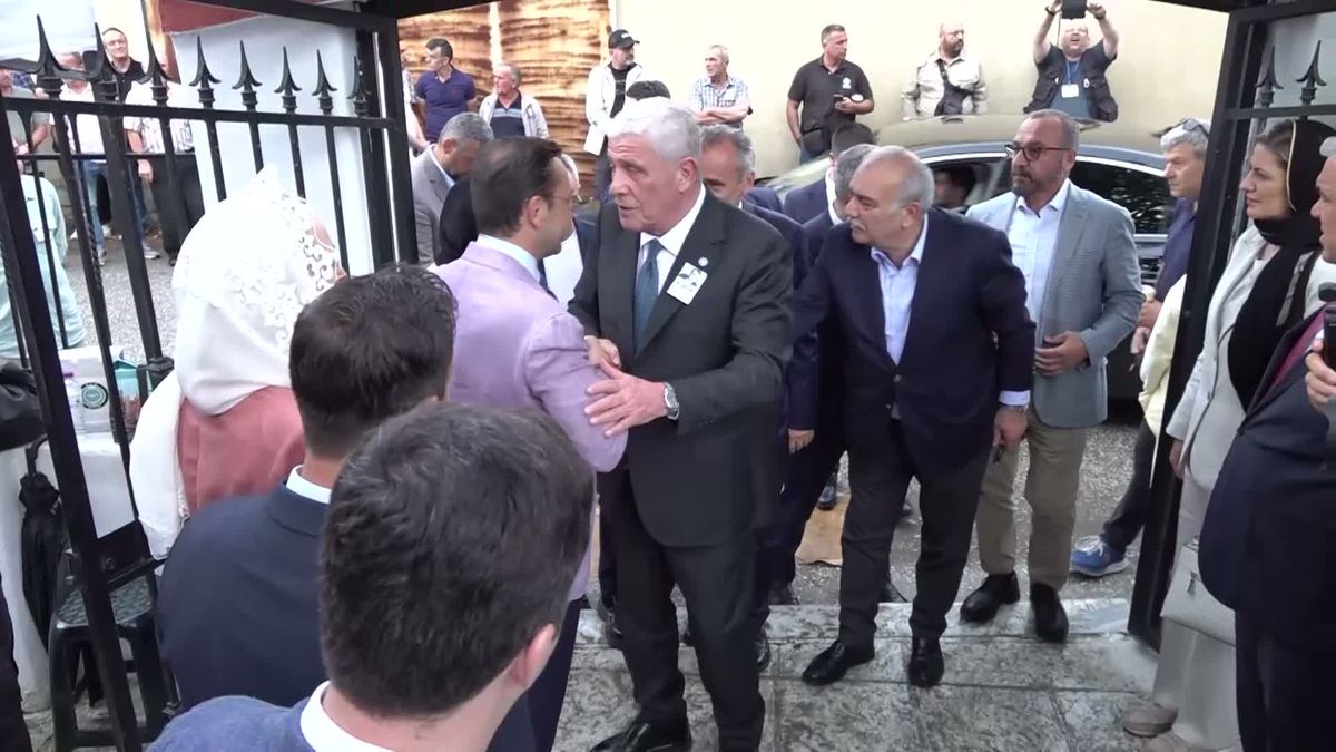 Müsavat Dervişoğlu: Sadık Ahmet’in mirasına sahip çıkmak siyasi sorumluluğumuzdur