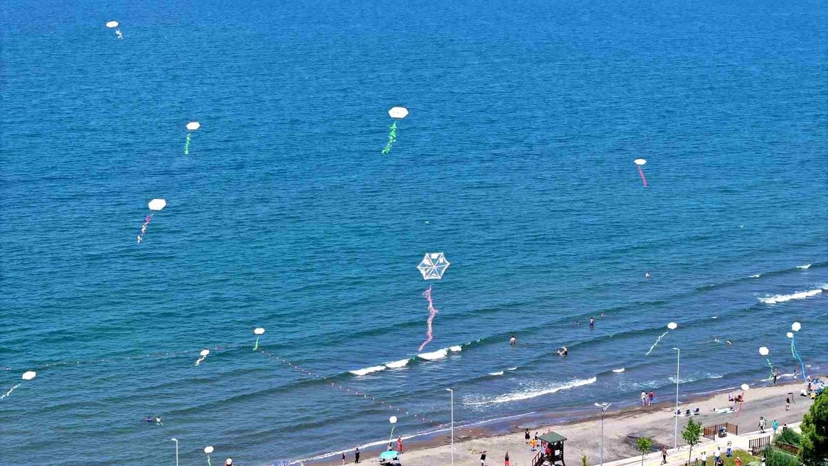 Ordu’da 120 uçurtma çocukların mutluluğuyla gökyüzünde buluştu